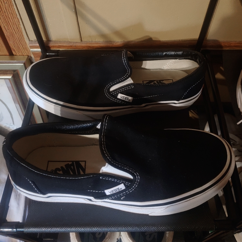 Vans Unisex Black Slip-On Shoes Women's 8.5, Men's 7